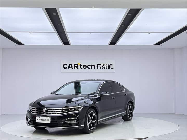 Volkswagen Magotan 330TSI DSG Luxury 2023