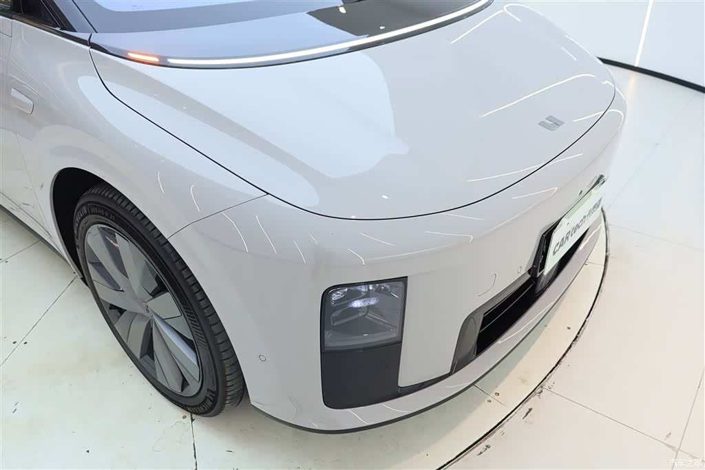Li Auto i8, 2025 9
