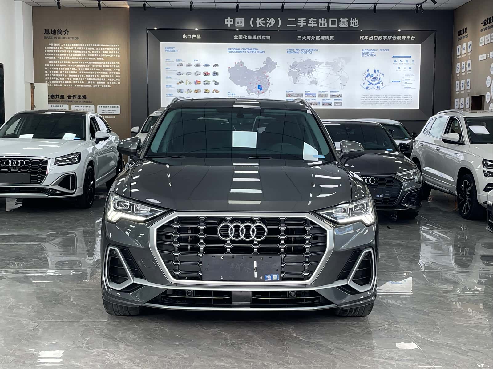 Audi Q3, 2022 2