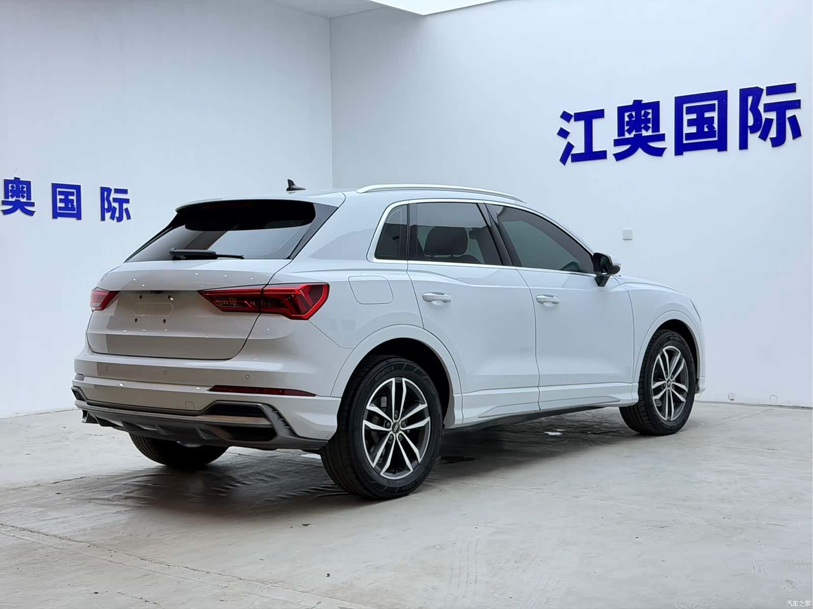Audi Q3, 2023 17