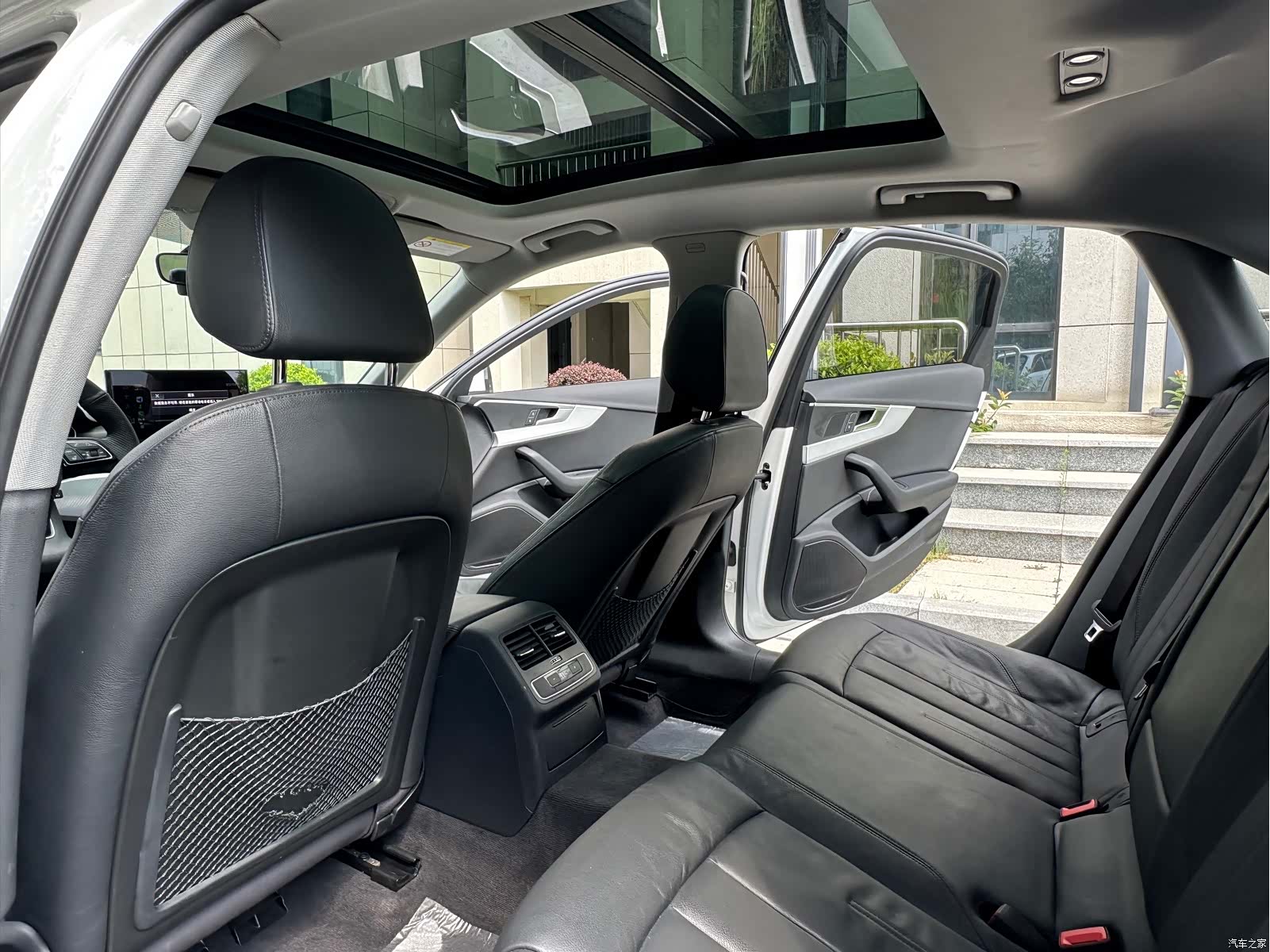 Audi A4L, 2017 11
