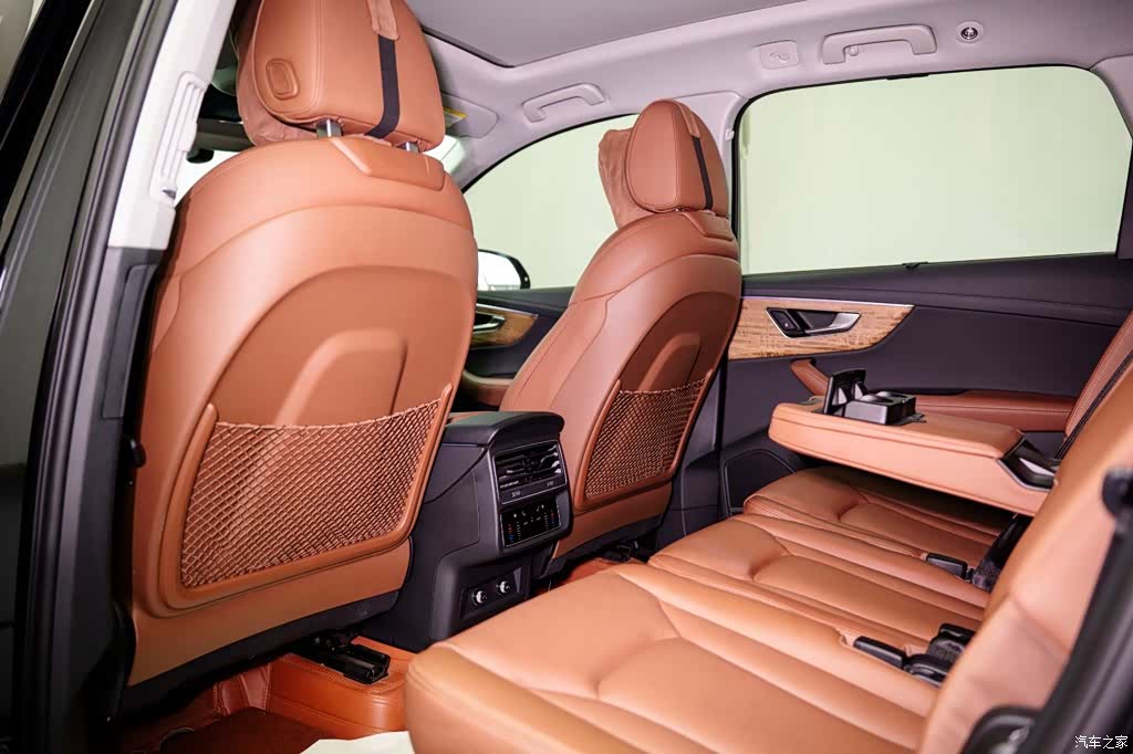 Audi Q7, 2024 15