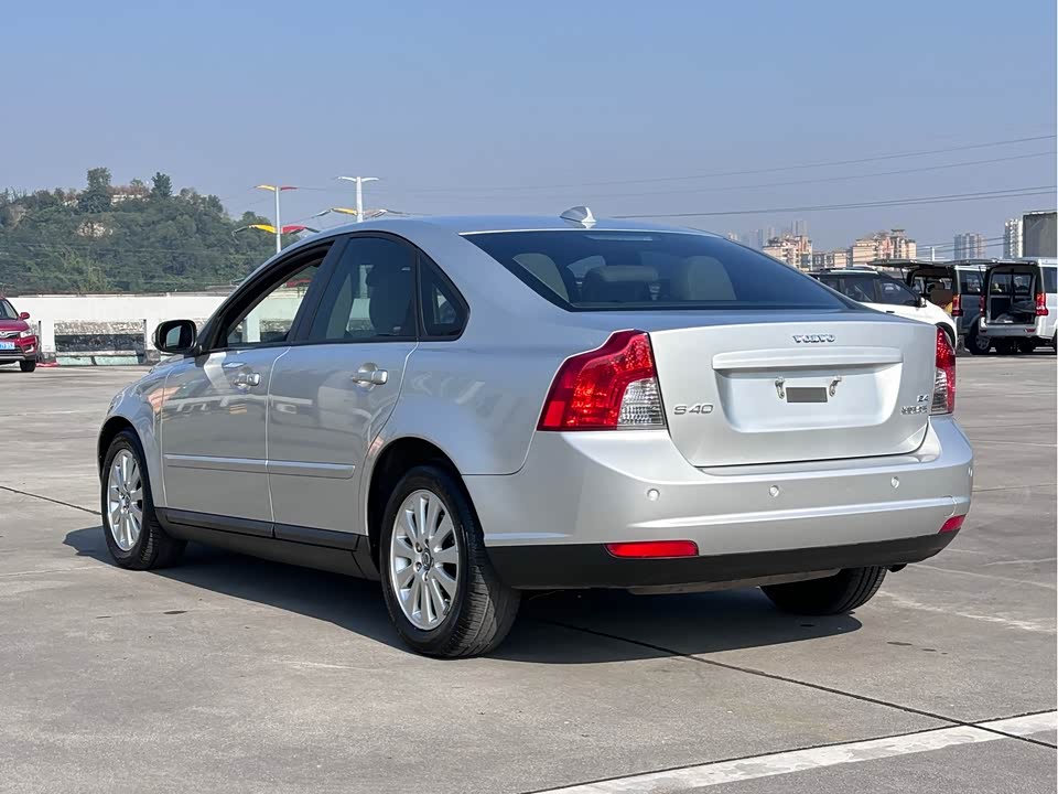 Volvo S40