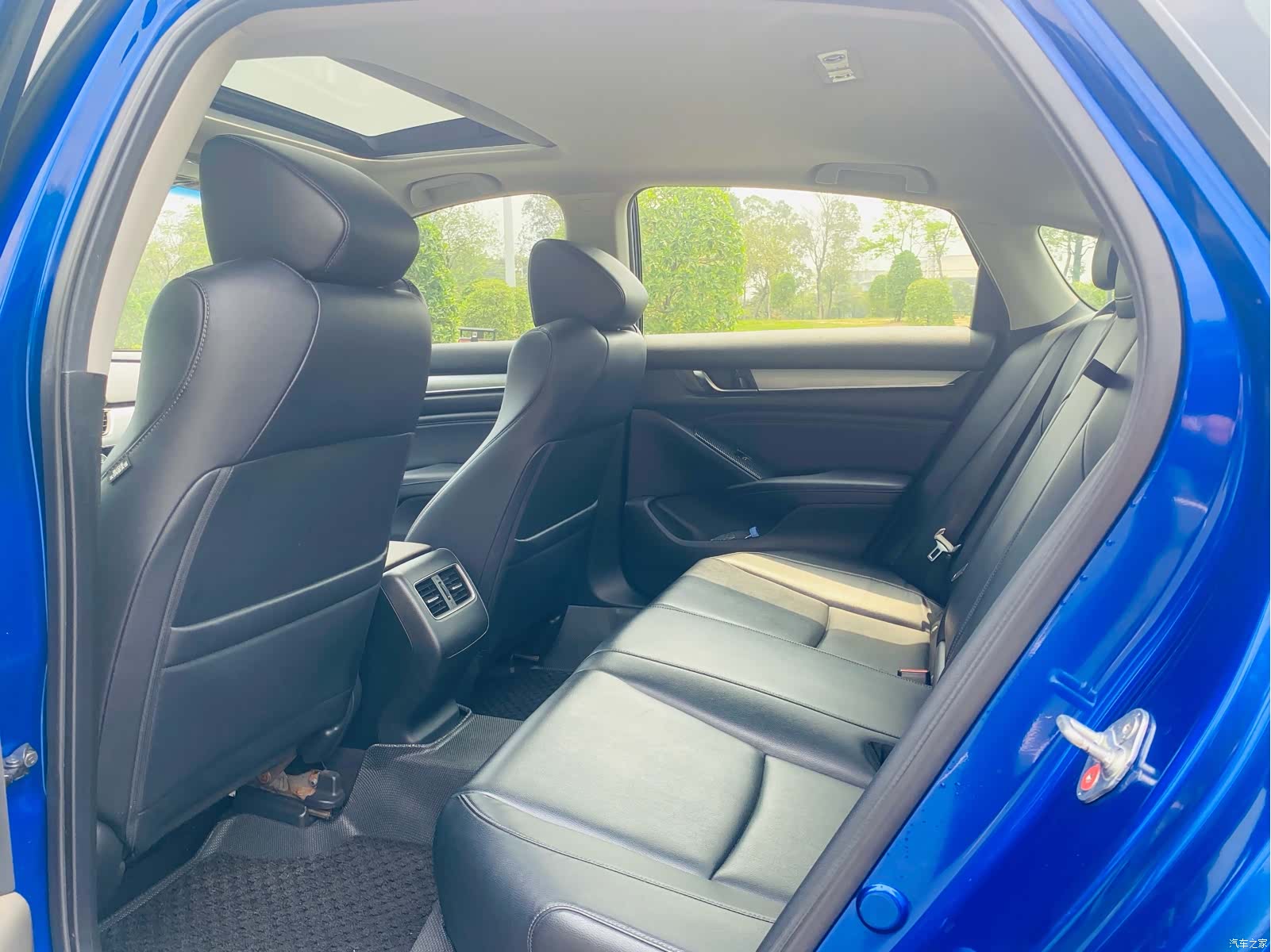 Honda Accord, 2019 11