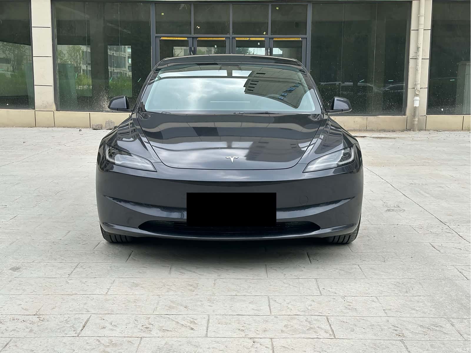 Tesla Model 3, 2025 3
