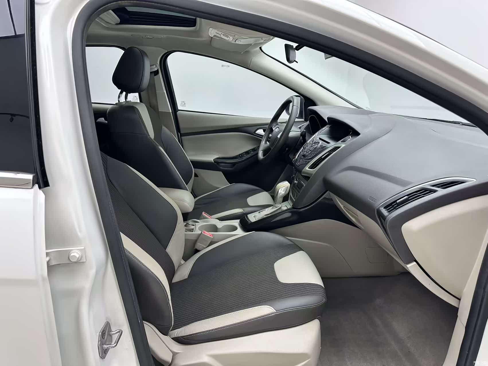 Ford Focus, 2013 15