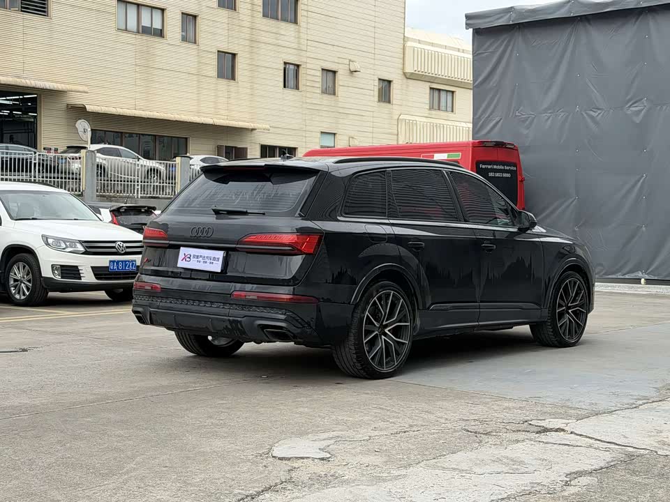 Audi Q7