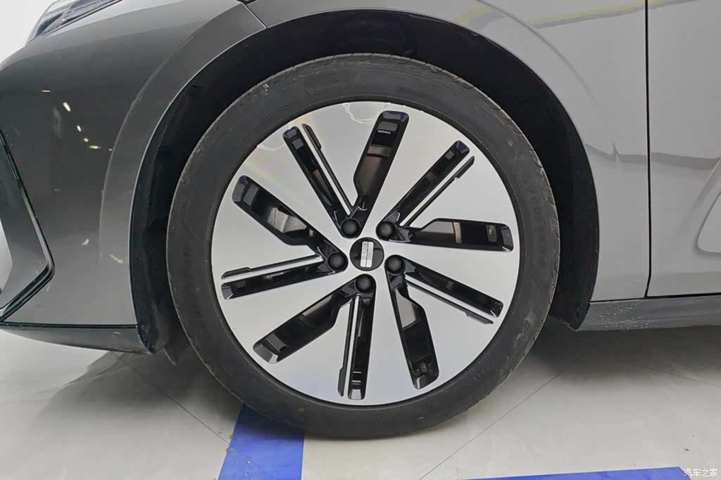 Geely E8, 2024 6