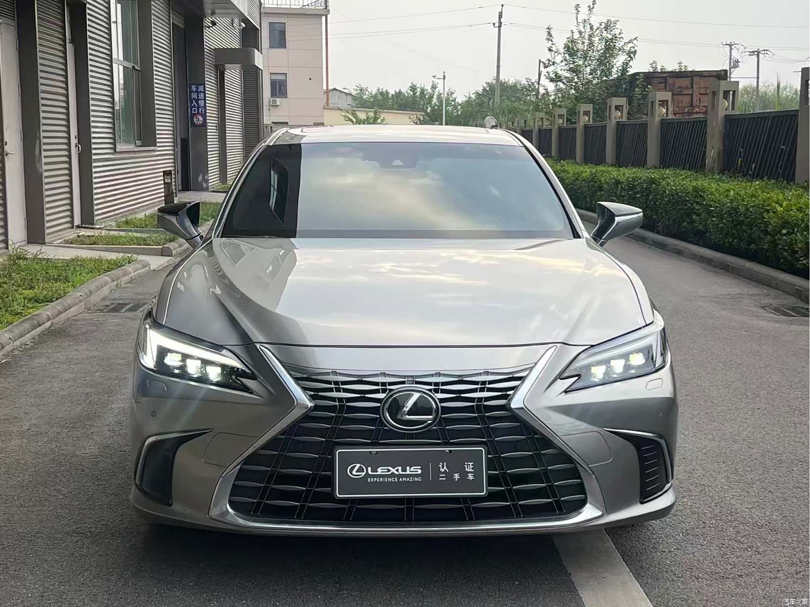 Lexus ES, 2025 2