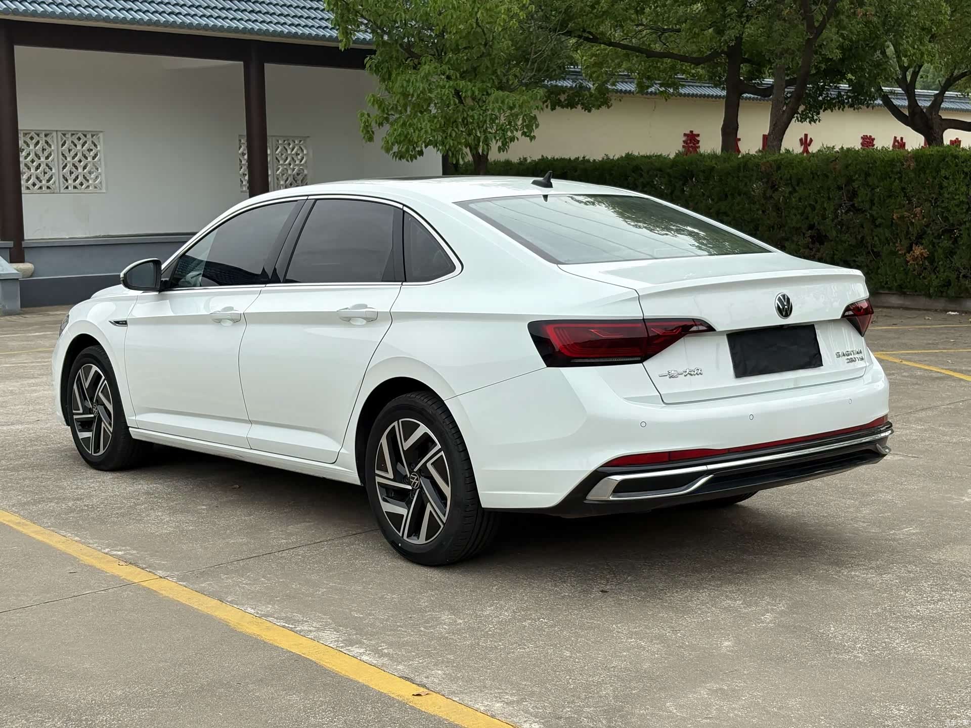 Volkswagen Sagitar, 2023 4