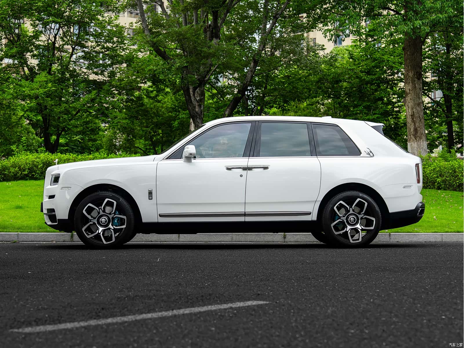 Rolls-Royce Cullinan, 2021 19