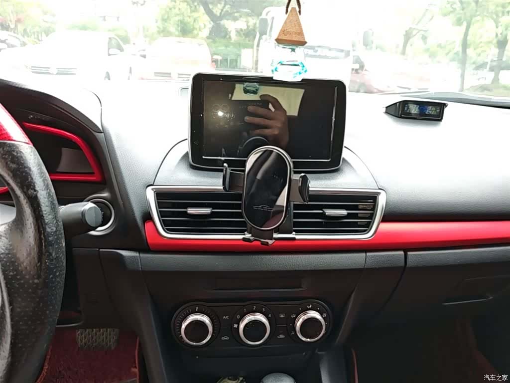 Mazda Mazda3, 2016 13