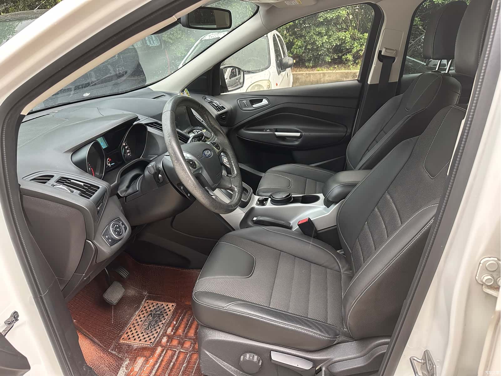Ford Kuga, 2016 10