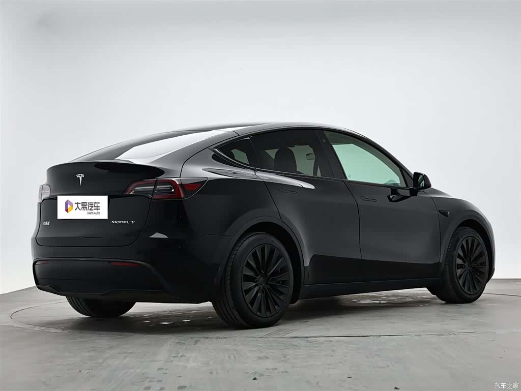 Tesla Model Y, 2021 3