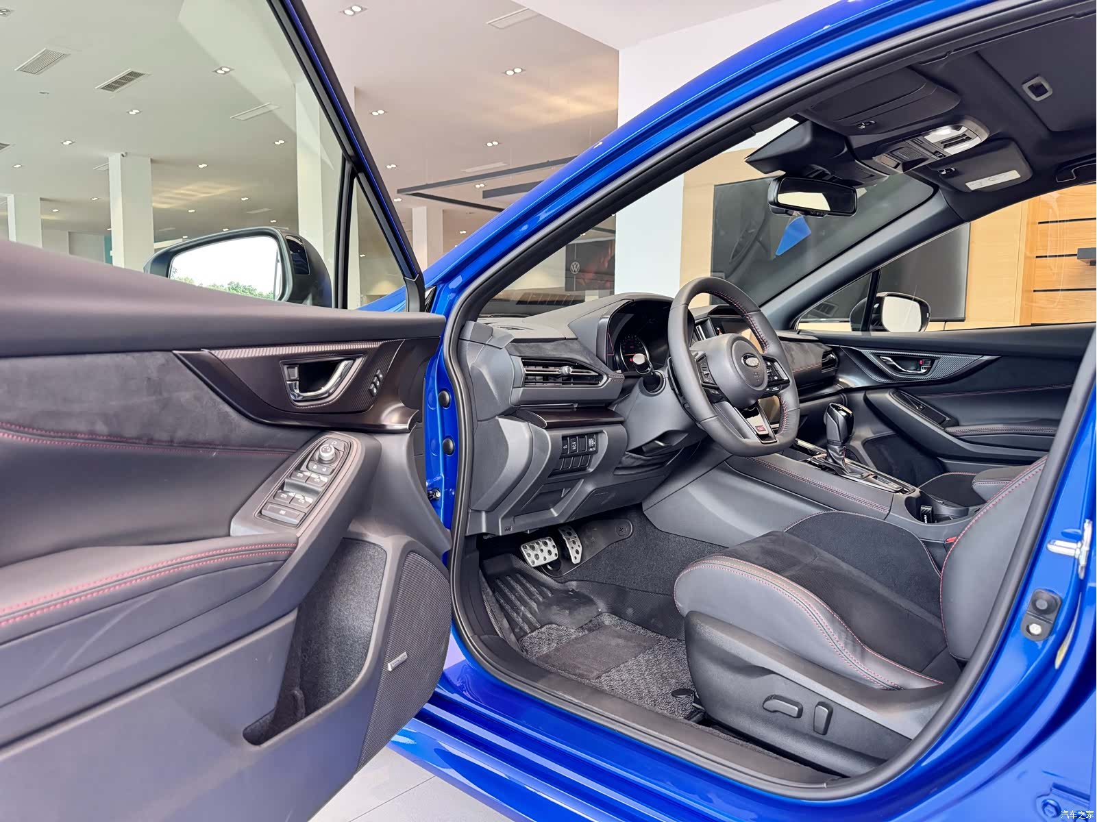 Subaru WRX, 2025 все фото
