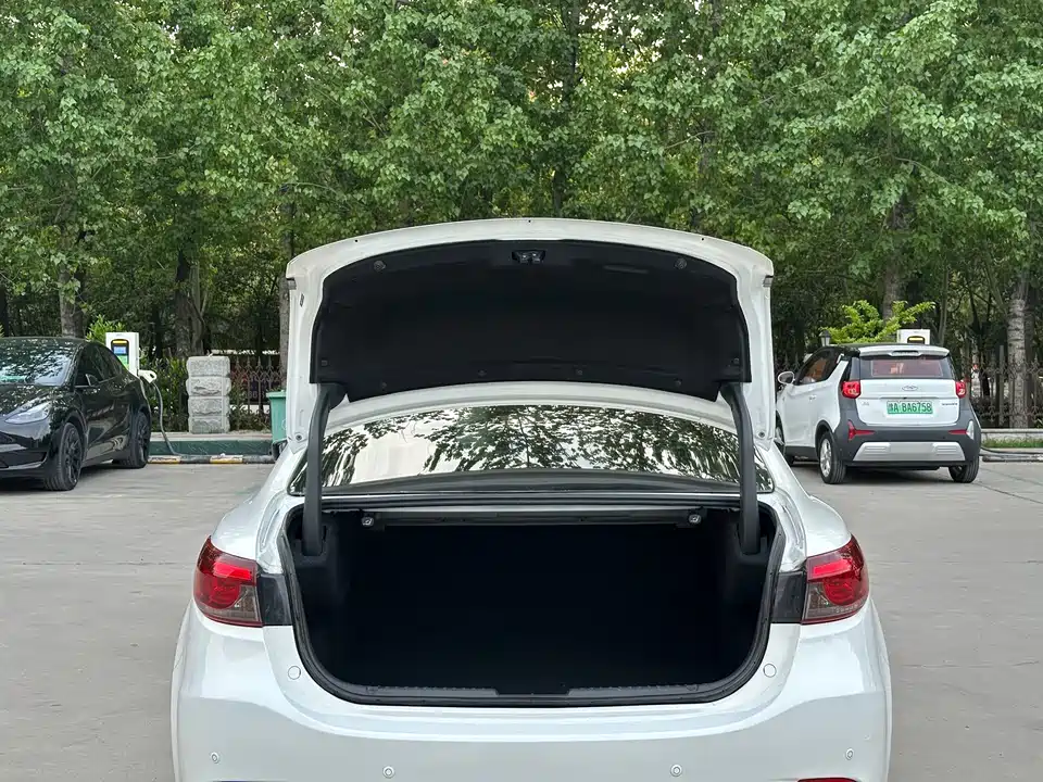 Mazda Atez