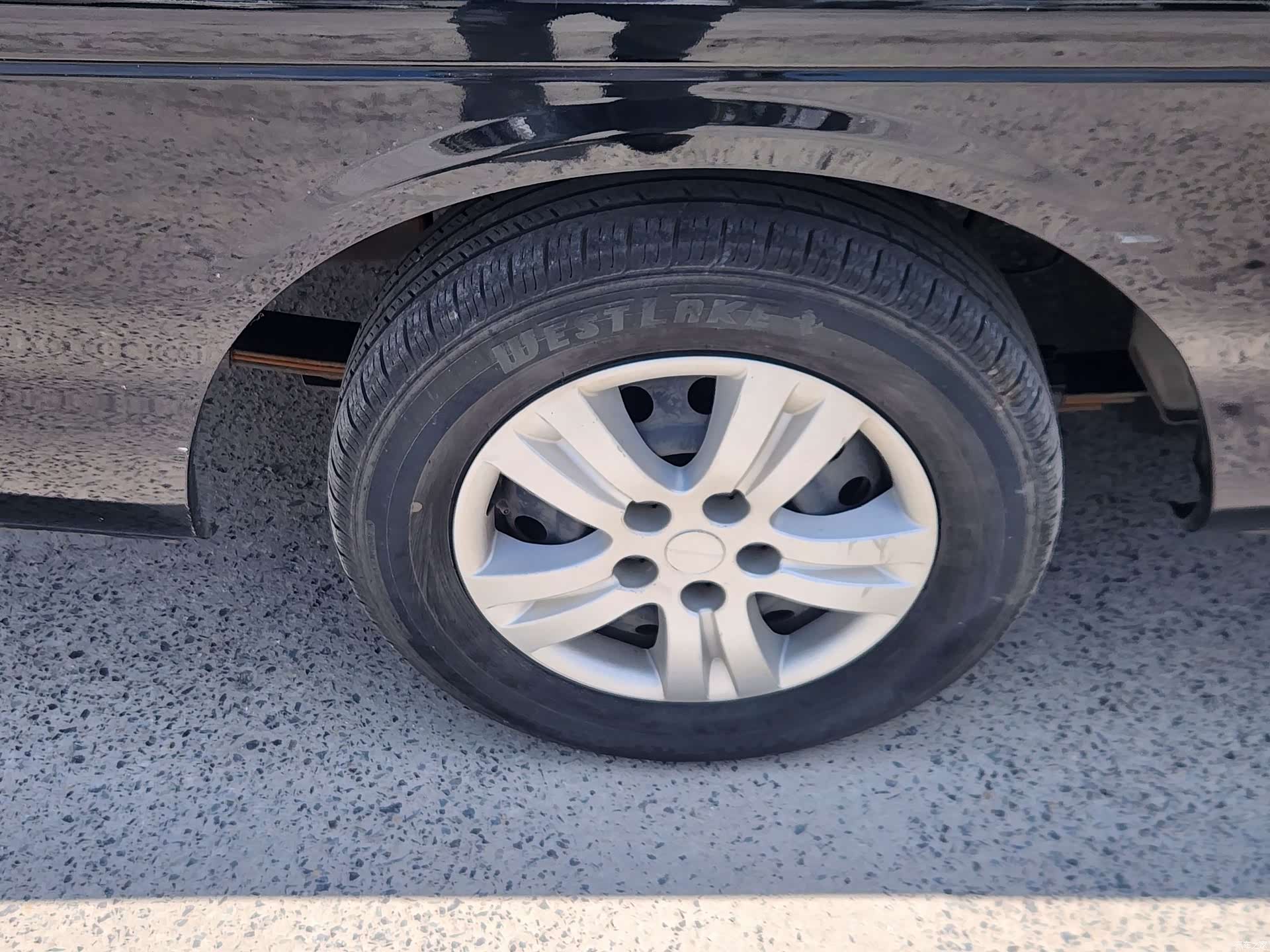DongFeng M5, 2022 11