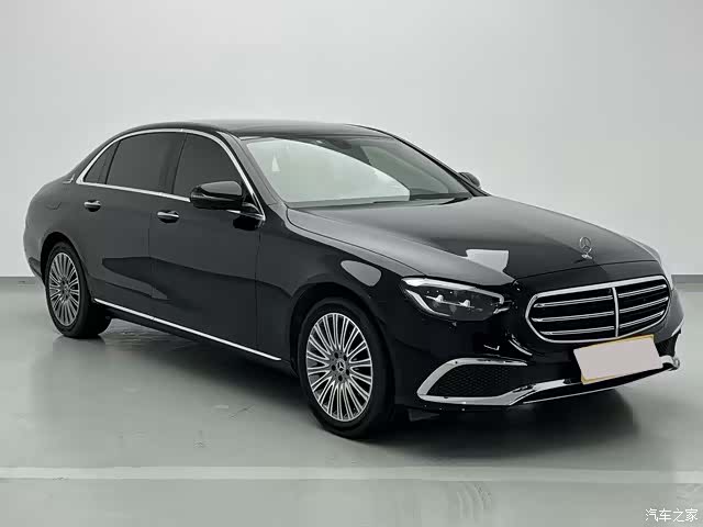 Mercedes-Benz E-Class, 2022 3