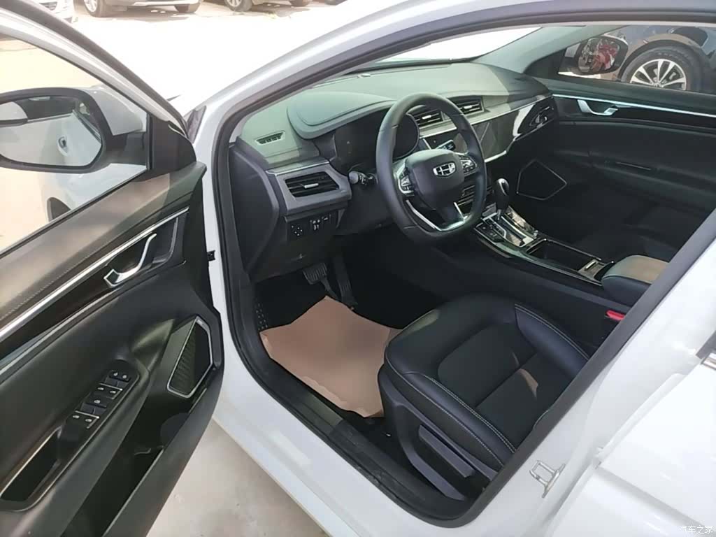 Geely Emgrand, 2021 16