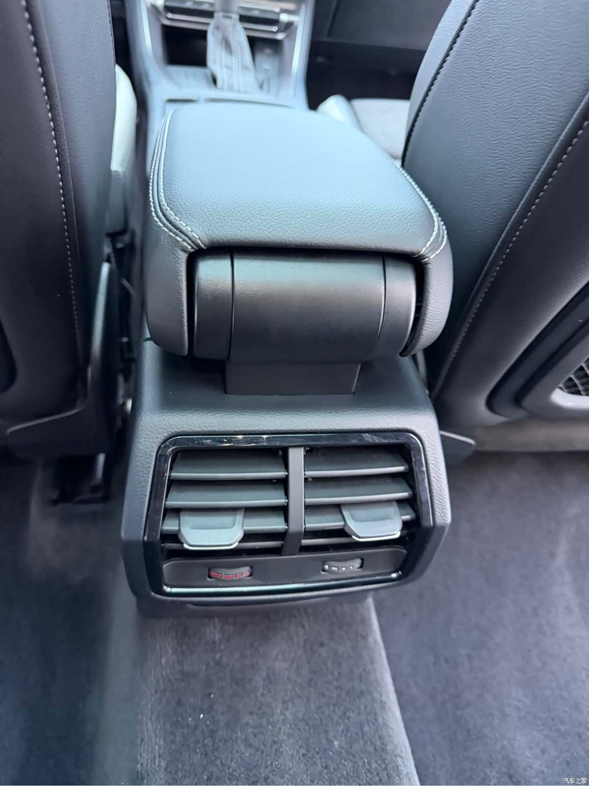 Audi Q3, 2023 16