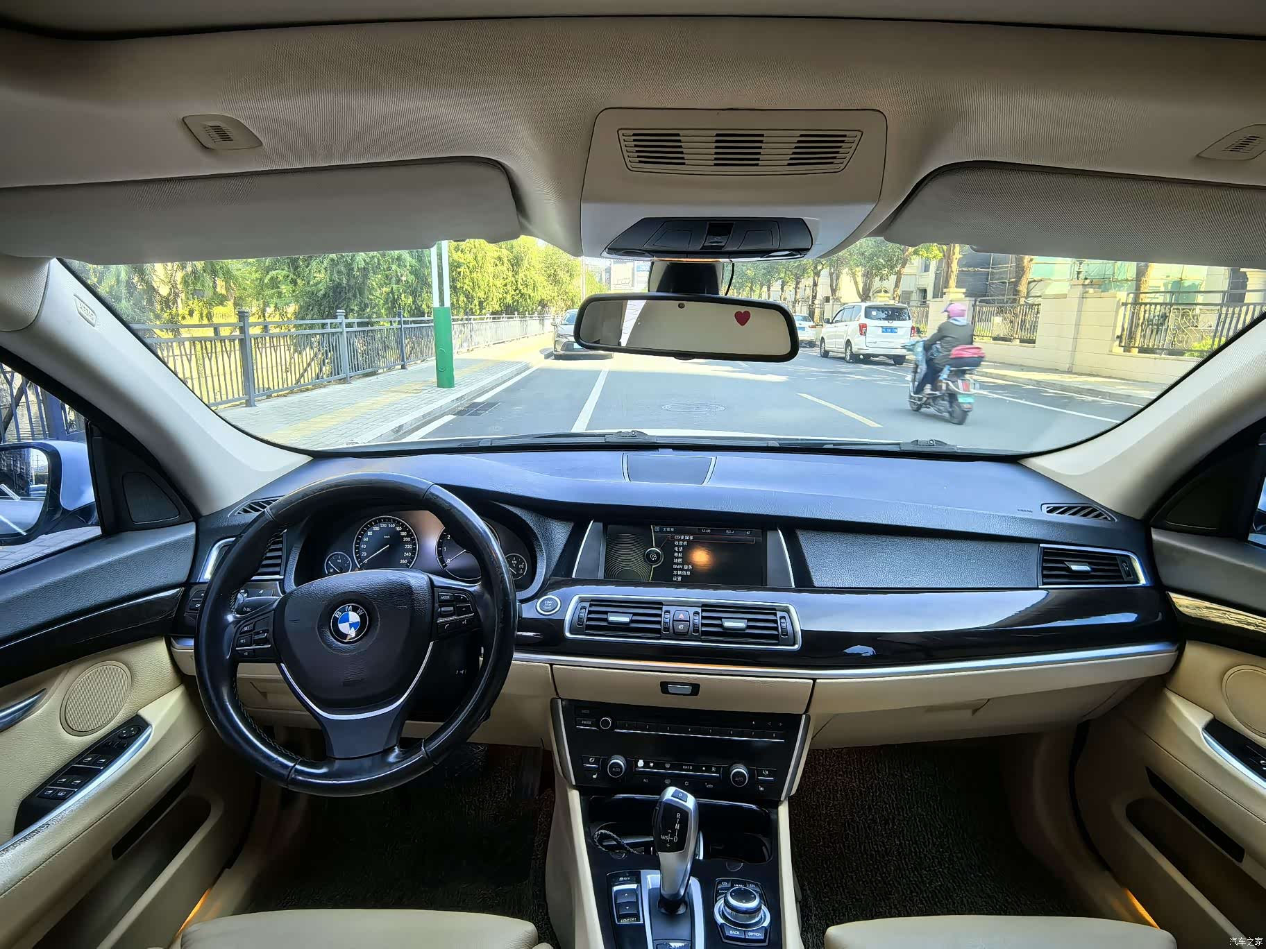 BMW 5 Series, 2013 9