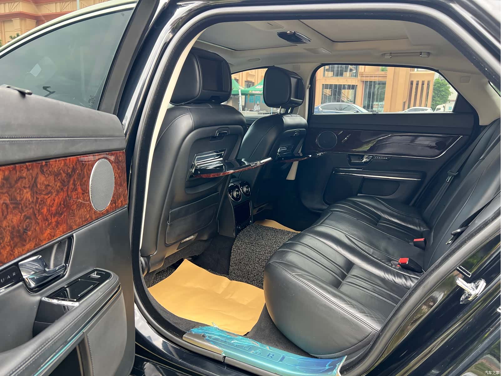 Jaguar XJ, 2013 12