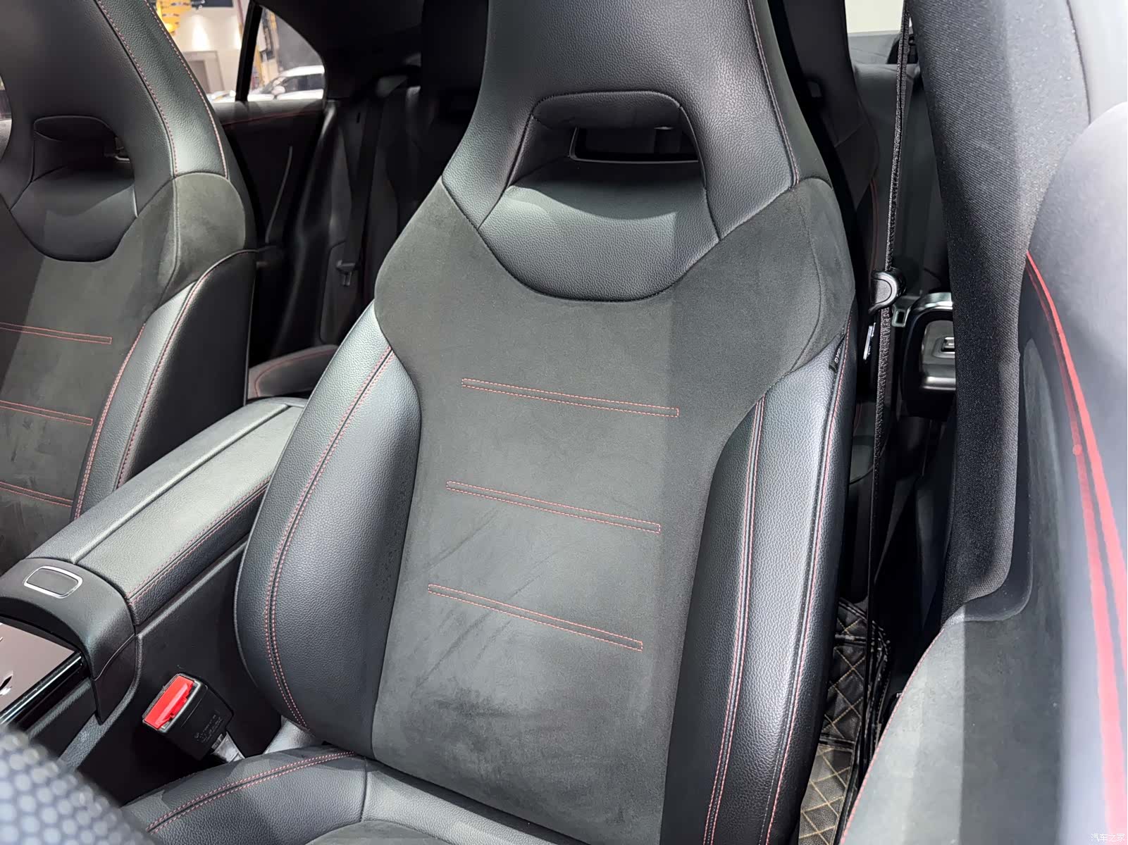 Mercedes-Benz CLA, 2021 16