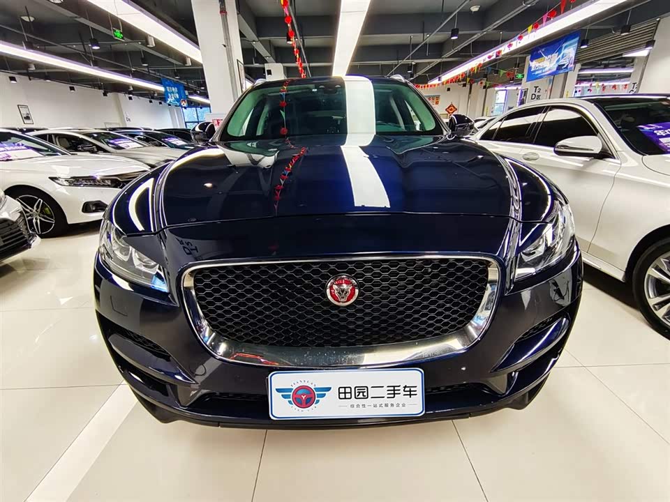 Jaguar F-PACE Jaguar F-PACE