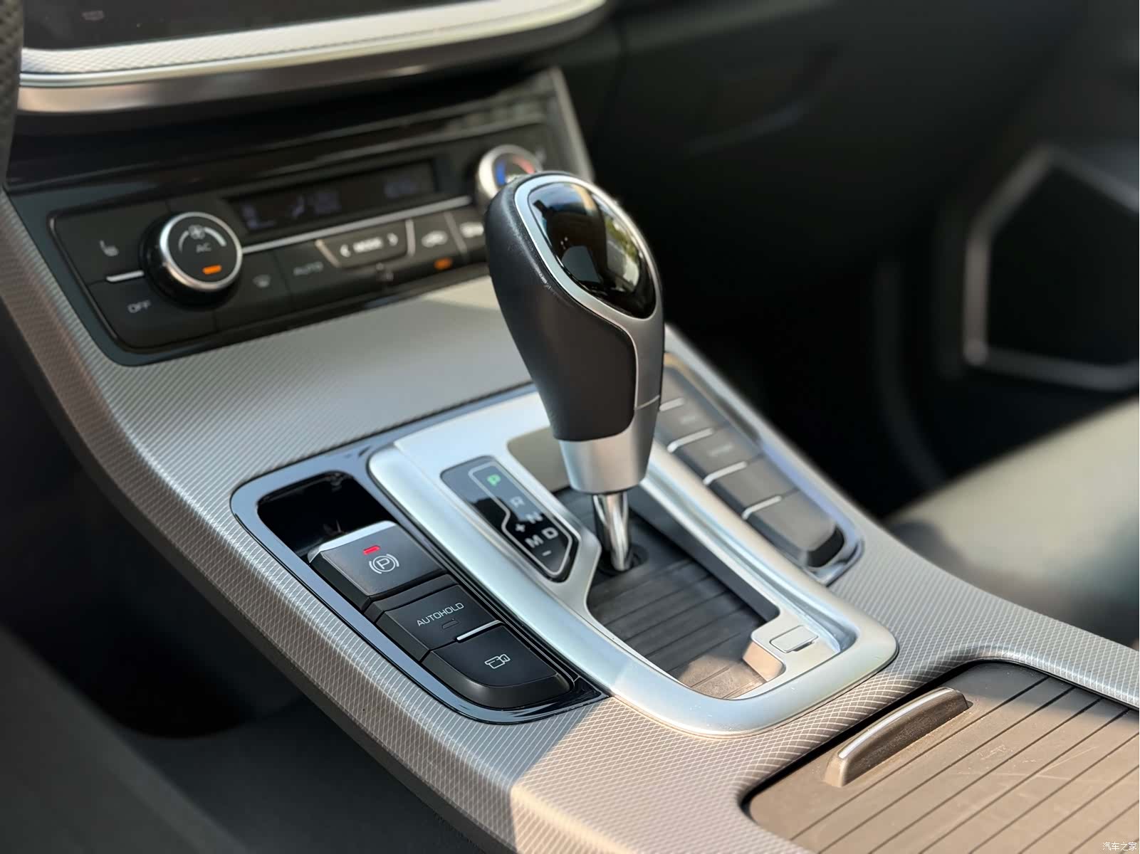 Geely Emgrand, 2018 12
