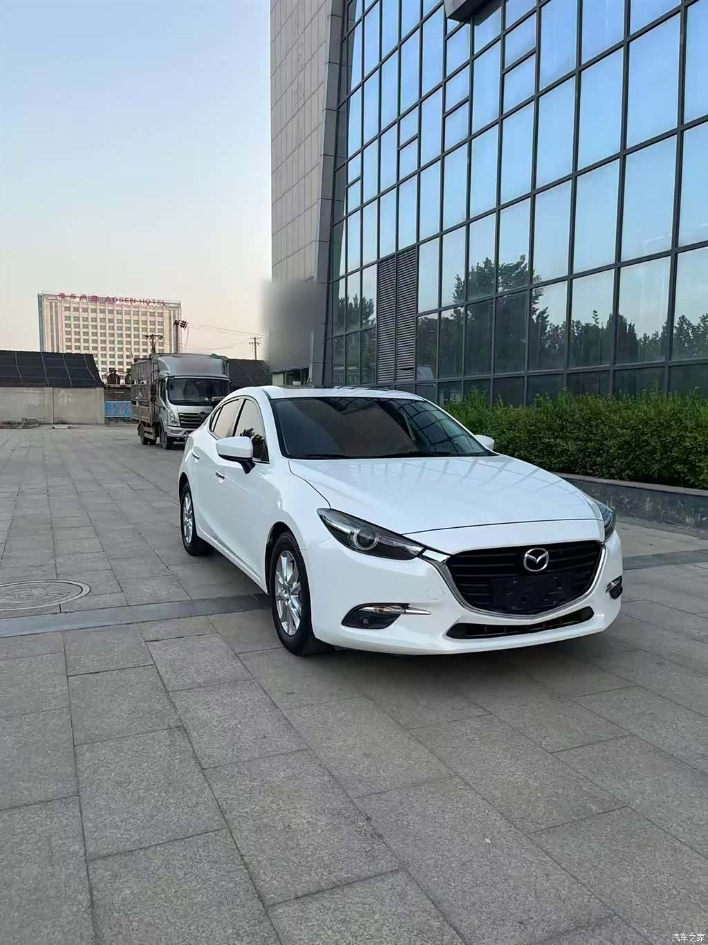 Mazda Mazda3, 2019 4