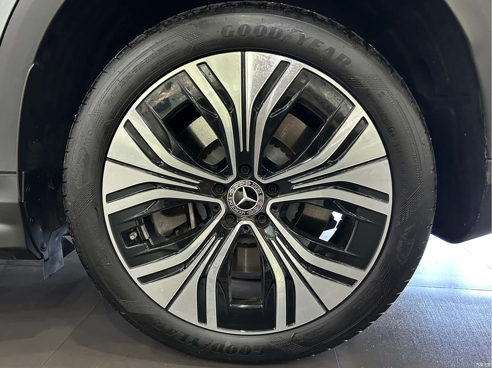 Mercedes-Benz EQE, 2024 6