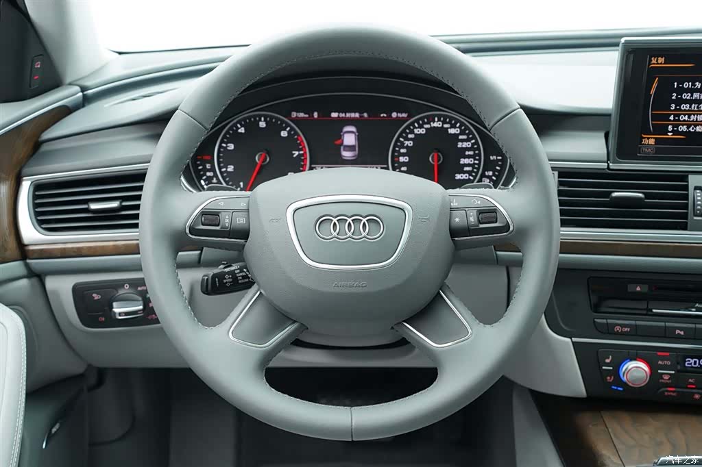 Audi A6L, 2014 17