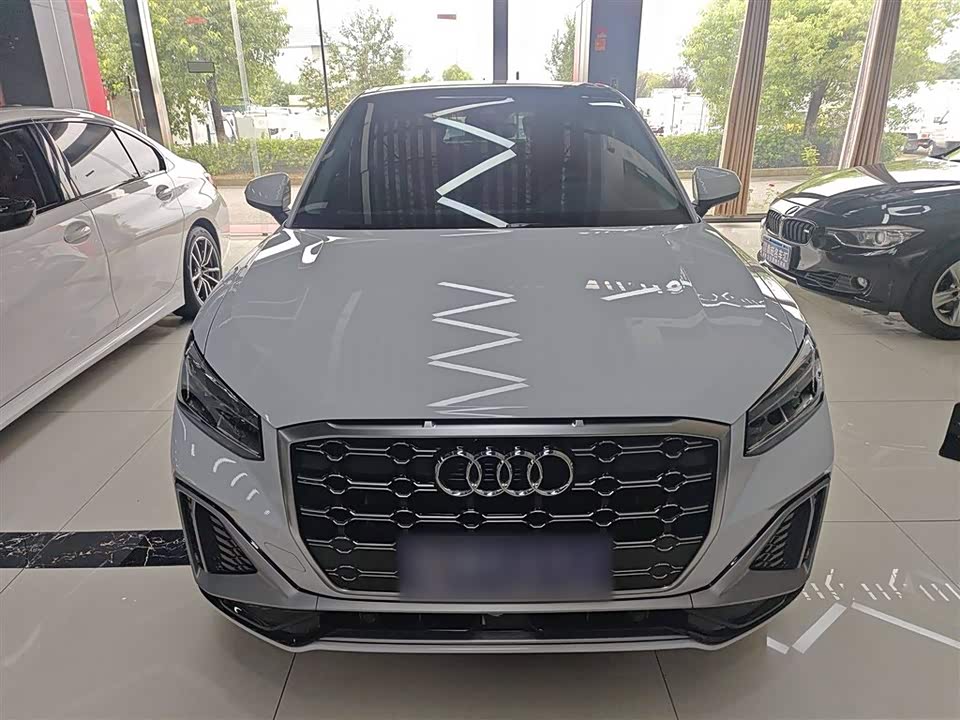 Audi Q2L Audi Q2L
