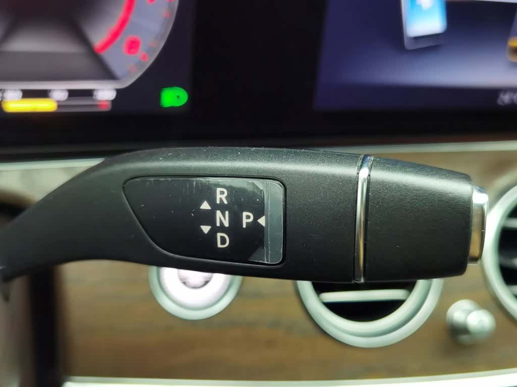 Mercedes-Benz E-Class, 2020 13