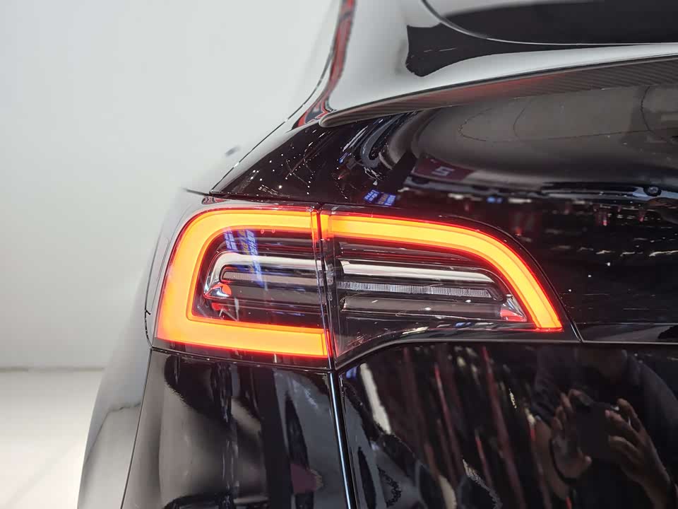 Tesla Model Y Tesla Model Y