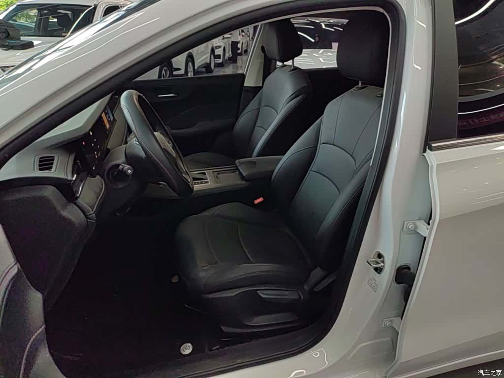 Roewe i5, 2025 15