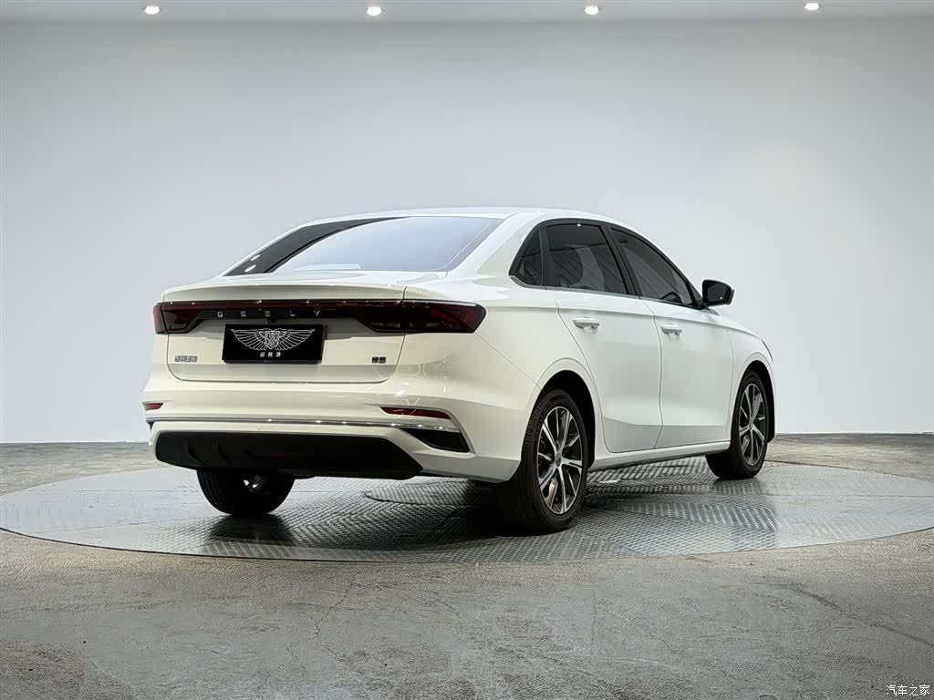 Geely Emgrand, 2022 15