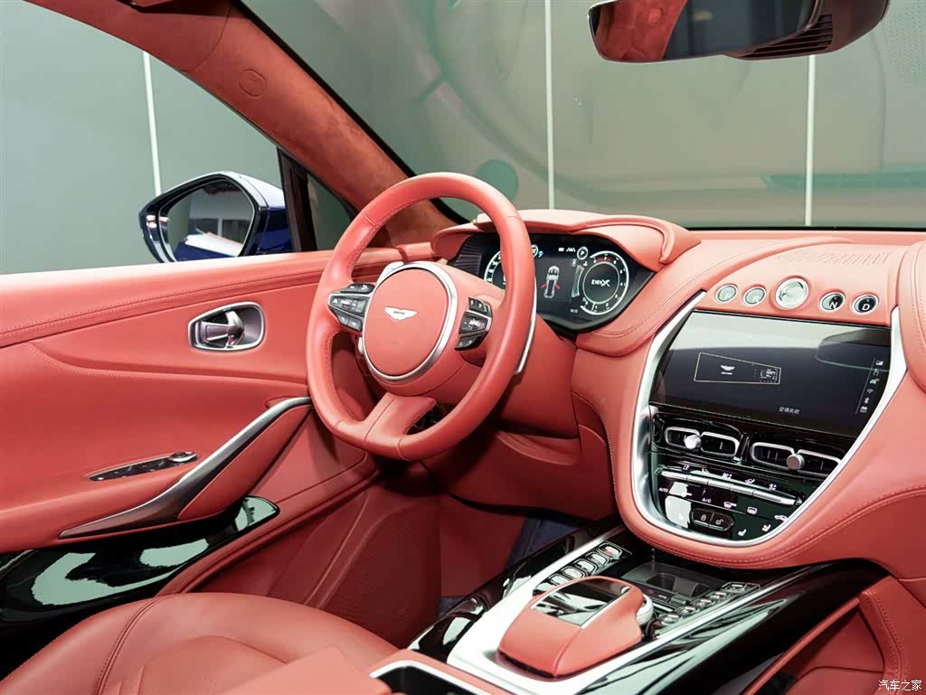 Aston Martin DBX, 2023 18