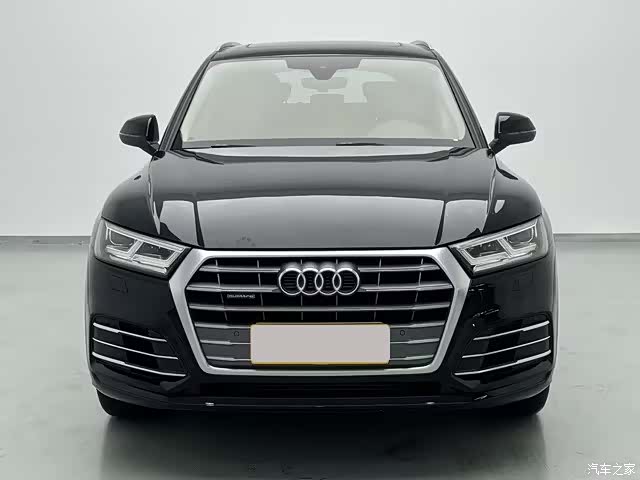 Audi Q5L, 2019 1