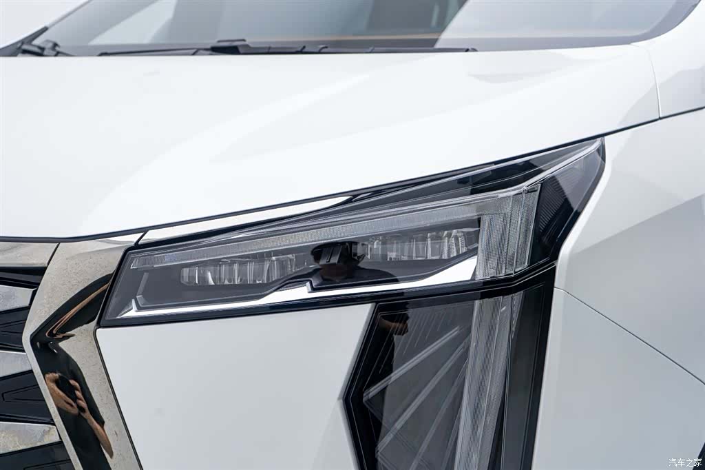 Trumpchi M8, 2025 12