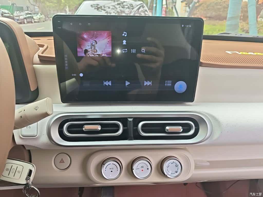 Wuling MINIEV, 2025 9