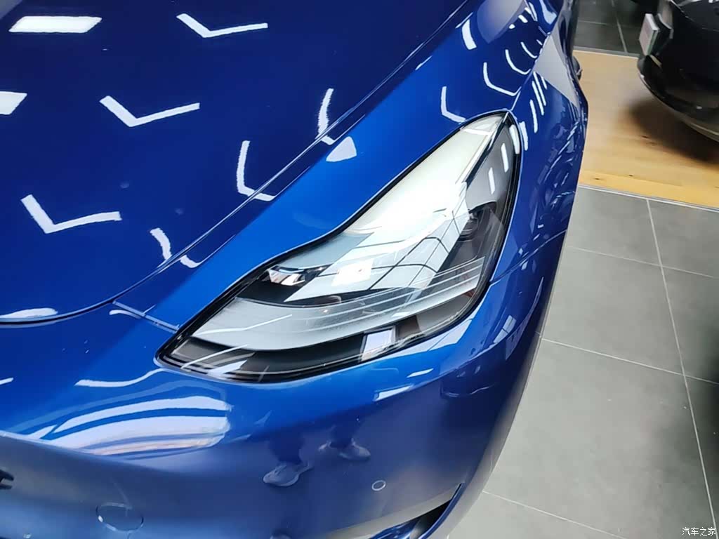 Tesla Model Y, 2023 18