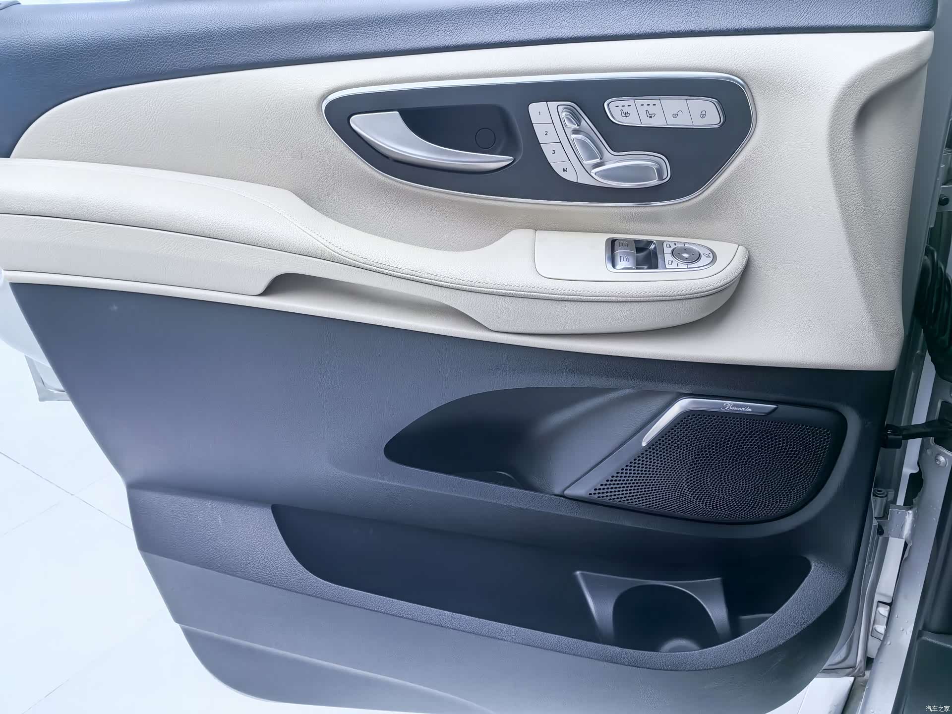 Mercedes-Benz V-Class, 2020 17