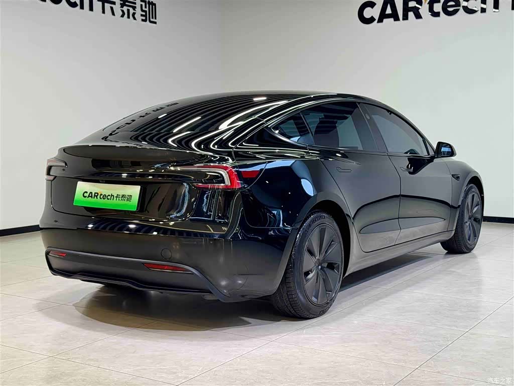 Tesla Model 3, 2024 4