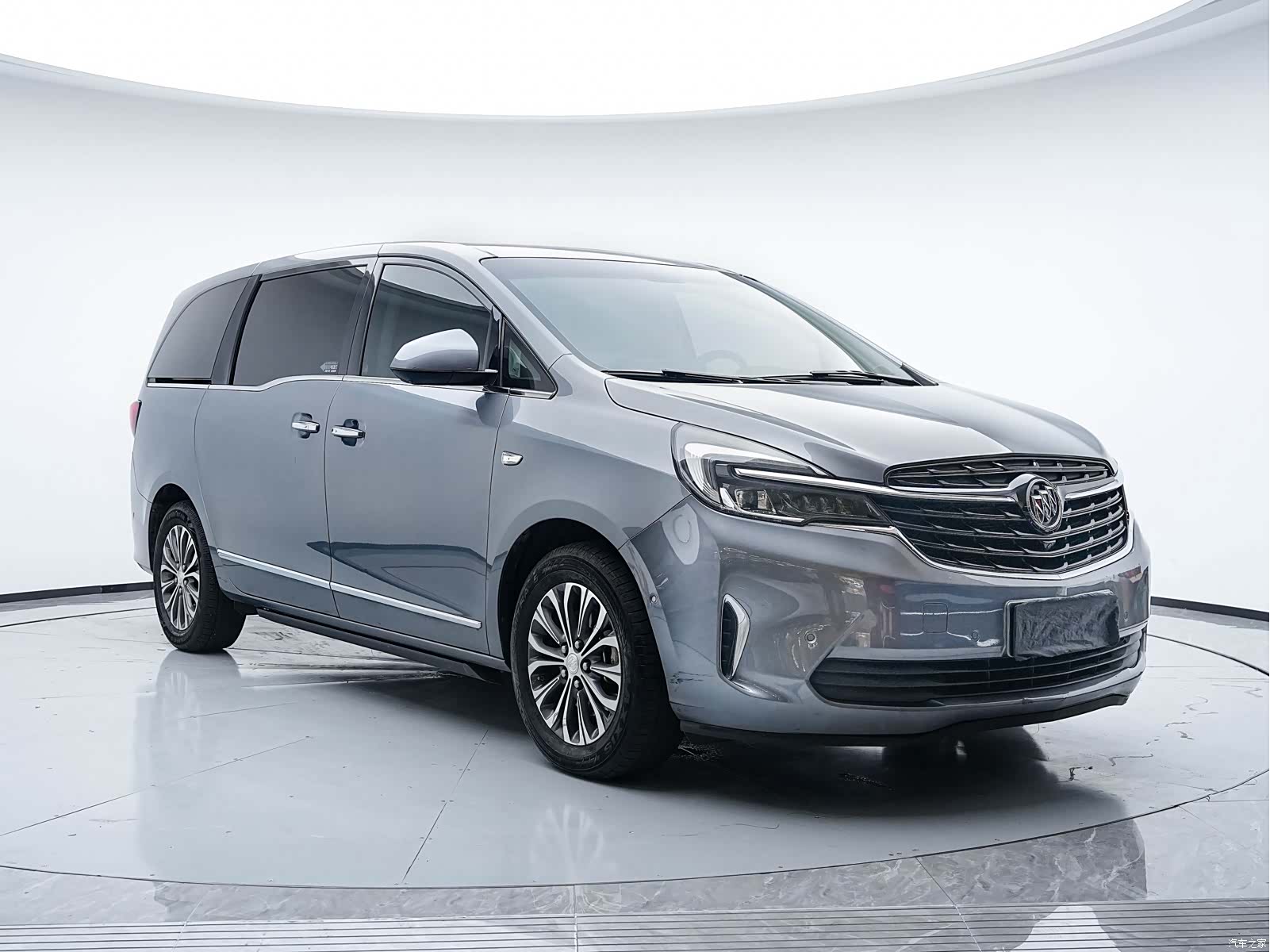 Buick GL8, 2020 3