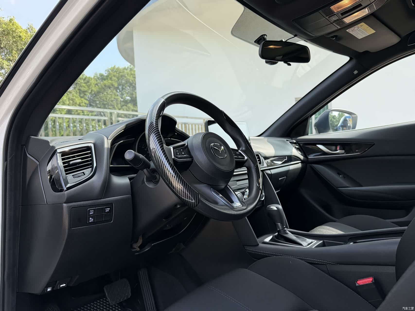 Mazda CX-4, 2022 все фото