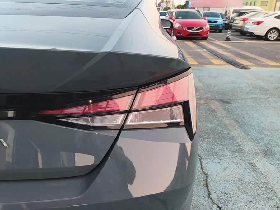 Hyundai Elantra 2022, фото 8