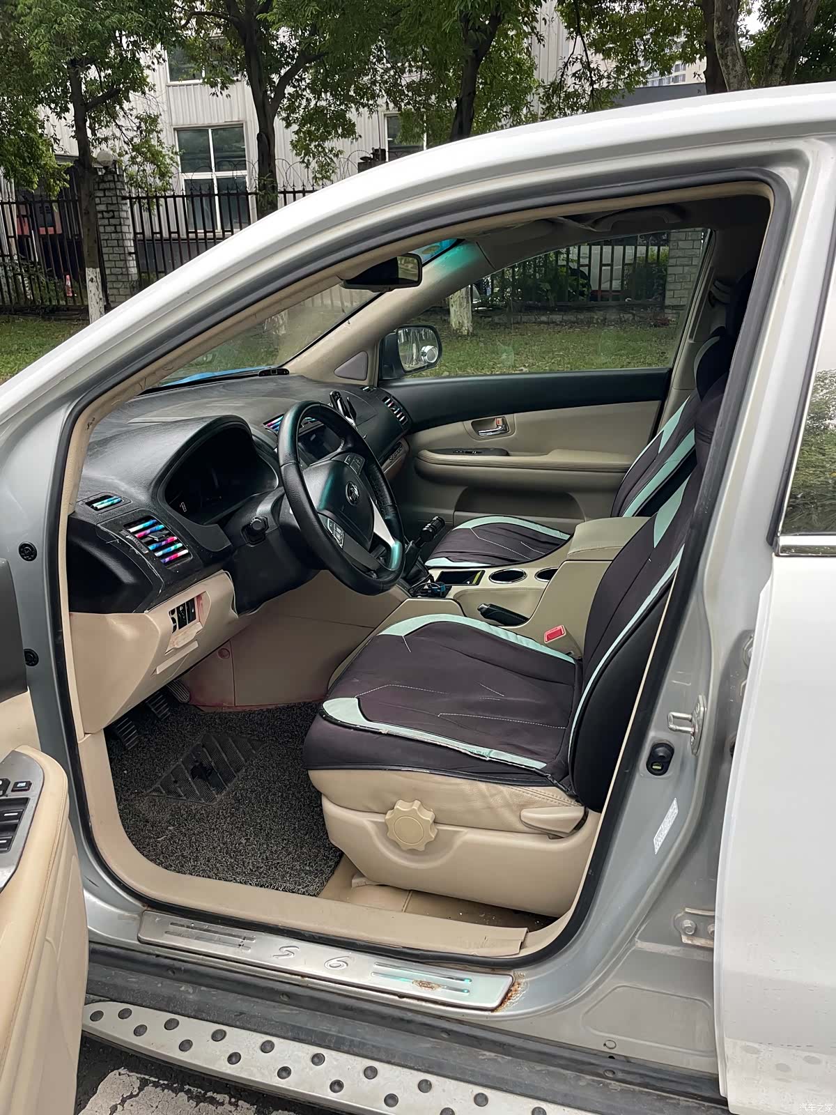 BYD S6, 2012 8