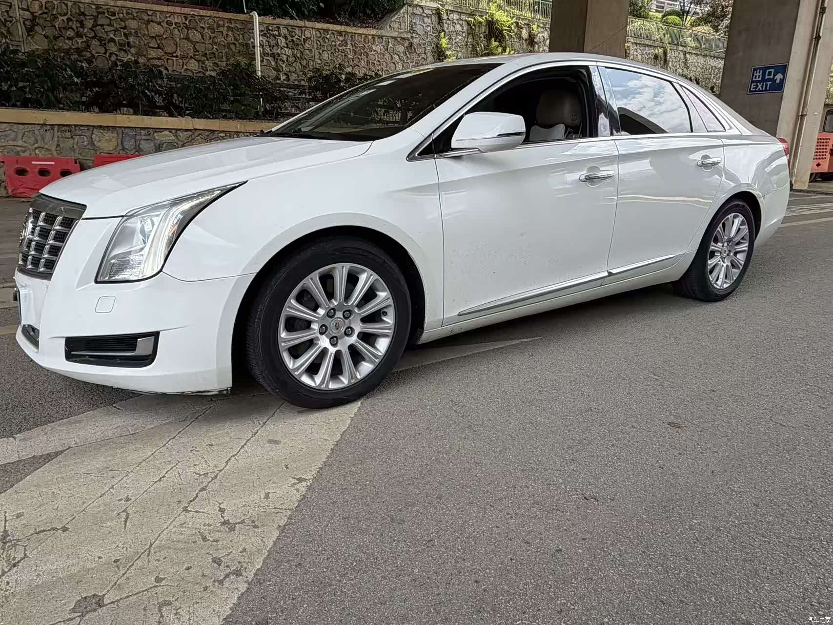 Cadillac XTS, 2015 3