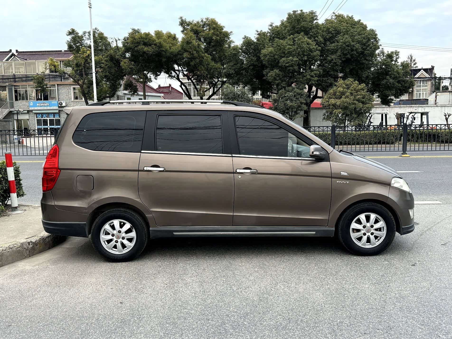 Wuling Hongguang, 2015 8